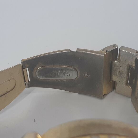 Young Kings by Steve Harvey Gold Tone Bracelet Watch Big Face Round Shaped - Picture 5 of 12